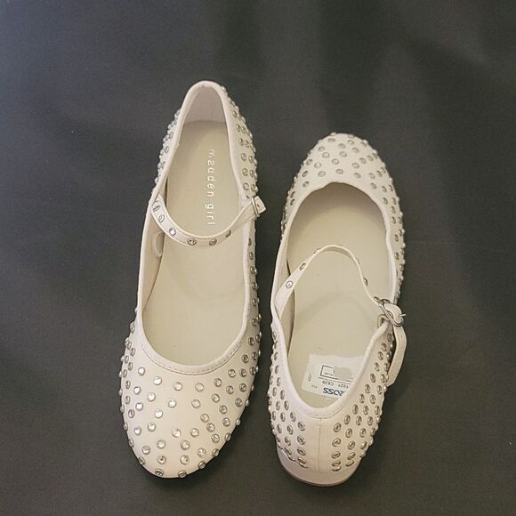 BRAND NEW MADDEN GIRL MARY JANE STYLE STUDDED LOW BLOCK HEEL SHOE R3 - Picture 1 of 14